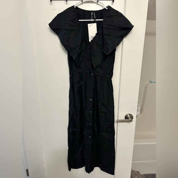 Zara Dresses & Skirts - NWT Zara Ruffled Sleeveless Midi Dress